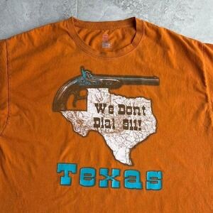 Hanes Mens Texas We Dont Dial 911 Graphic T-Shirt Burnt Orange XL Y2K Funny Dad
